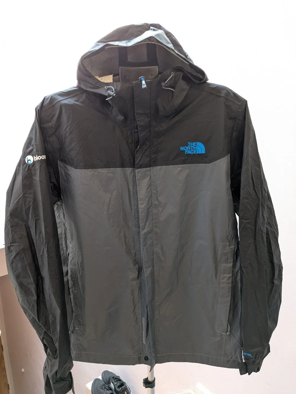 The North Face Size M Windbreaker Jacket